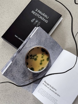 3 chefs restaurant book. In Latvian